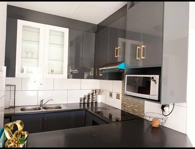 3 BEDROOM APARTMENT FOR SALE IN WINCHESTER HILLS